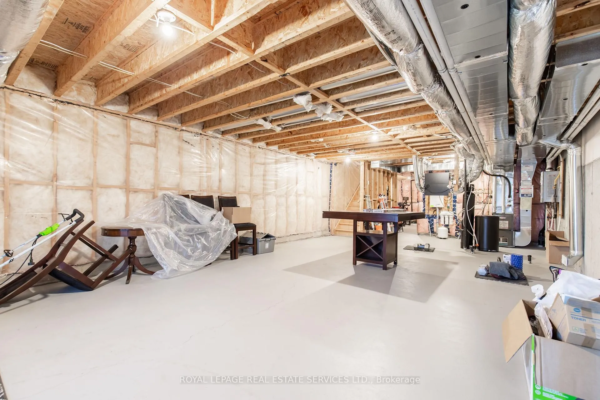 Photo 49 of 927 Robert Ferrie Drive, Kitchener — HOMEH