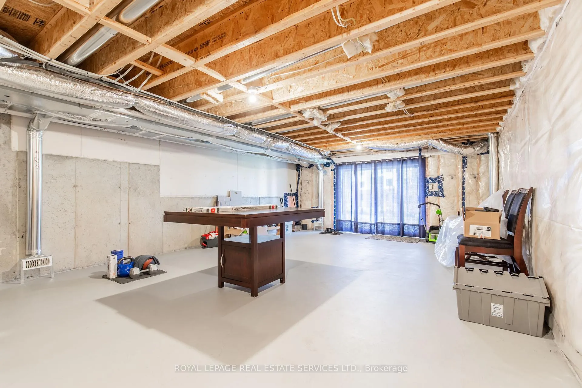 Photo 50 of 927 Robert Ferrie Drive, Kitchener — HOMEH