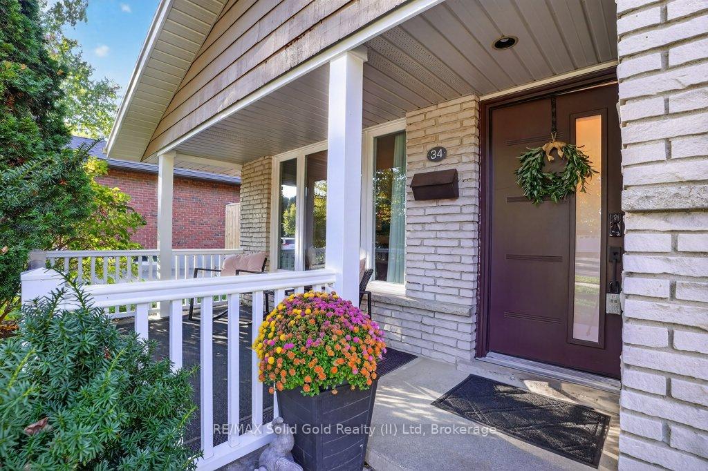 Photo 3 of 34 Dunsmere Court, Kitchener — HOMEH