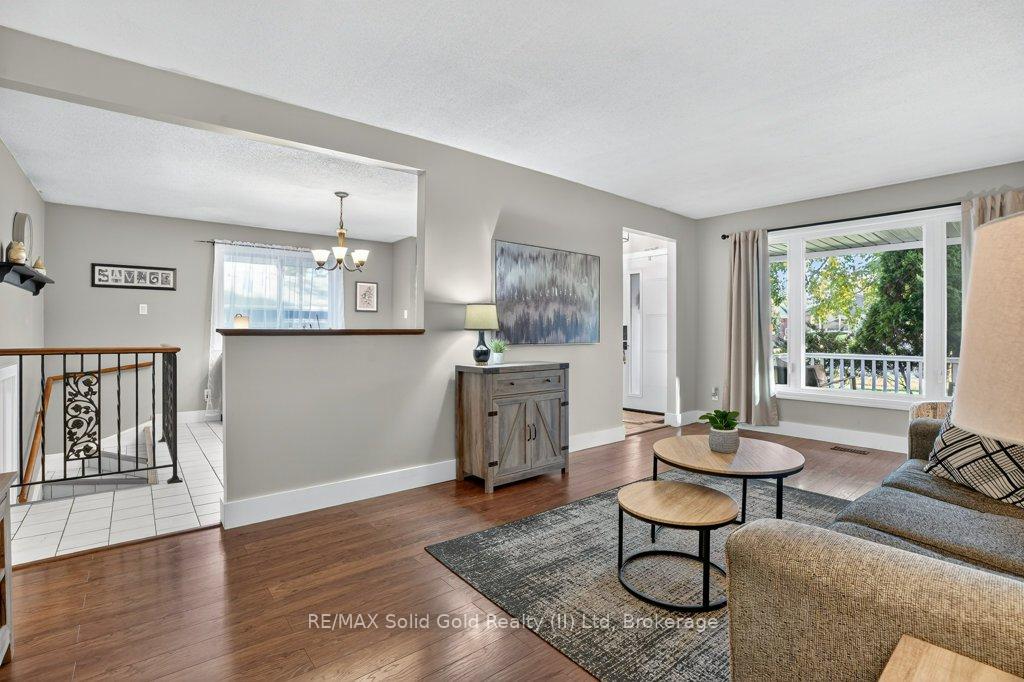Photo 5 of 34 Dunsmere Court, Kitchener — HOMEH