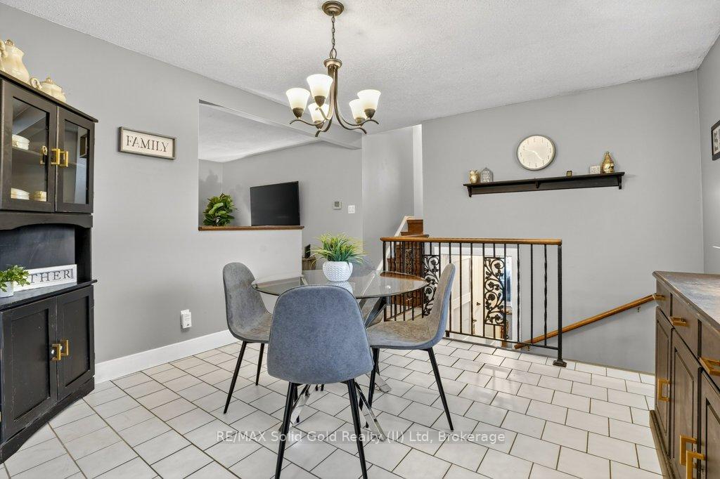 Photo 6 of 34 Dunsmere Court, Kitchener — HOMEH