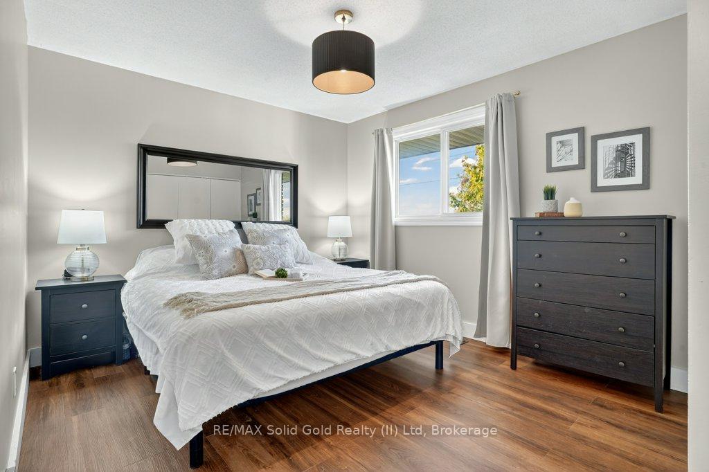 Photo 9 of 34 Dunsmere Court, Kitchener — HOMEH