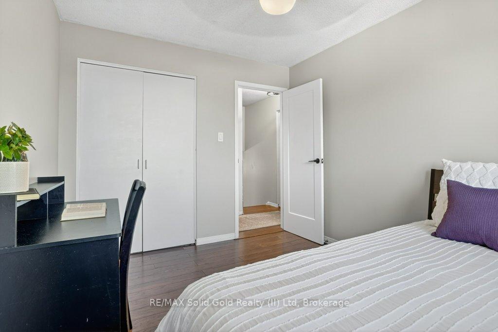 Photo 13 of 34 Dunsmere Court, Kitchener — HOMEH
