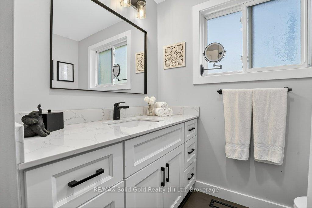 Photo 14 of 34 Dunsmere Court, Kitchener — HOMEH
