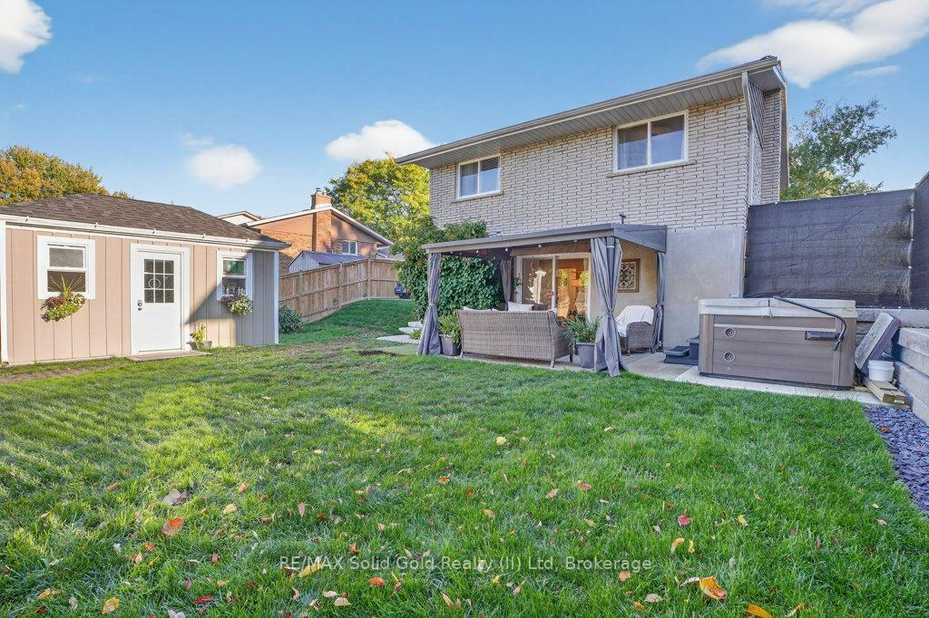 Photo 23 of 34 Dunsmere Court, Kitchener — HOMEH