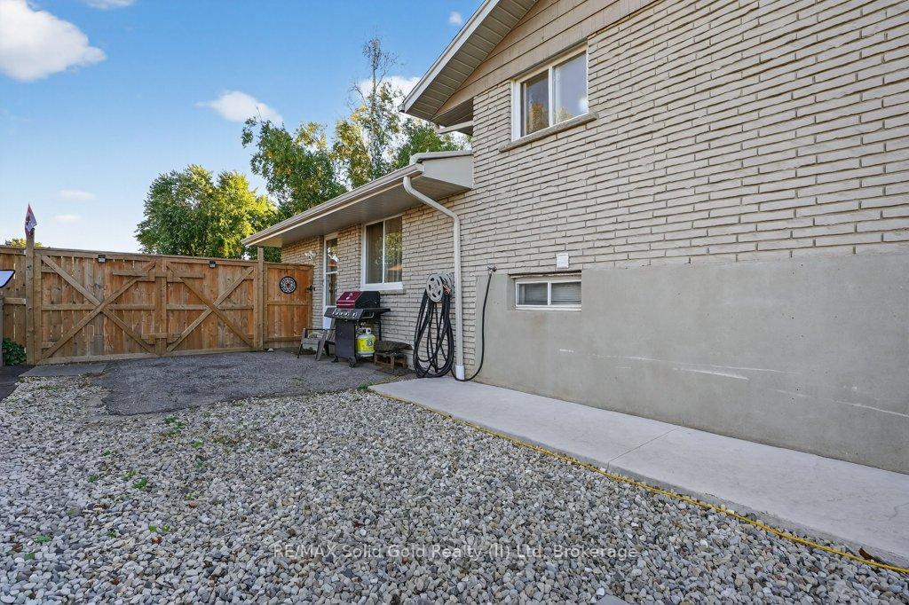 Photo 27 of 34 Dunsmere Court, Kitchener — HOMEH