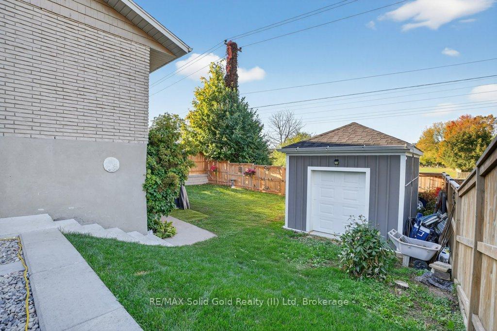 Photo 28 of 34 Dunsmere Court, Kitchener — HOMEH