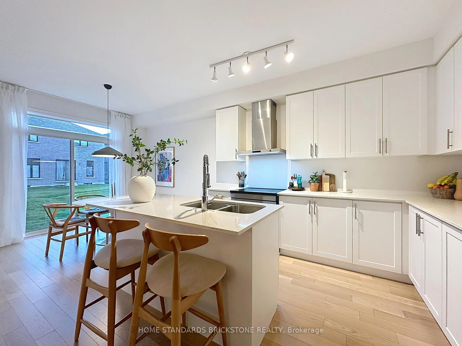 Photo 7 of 1295 Davis Loop, Innisfil, Lefroy — HOMEH