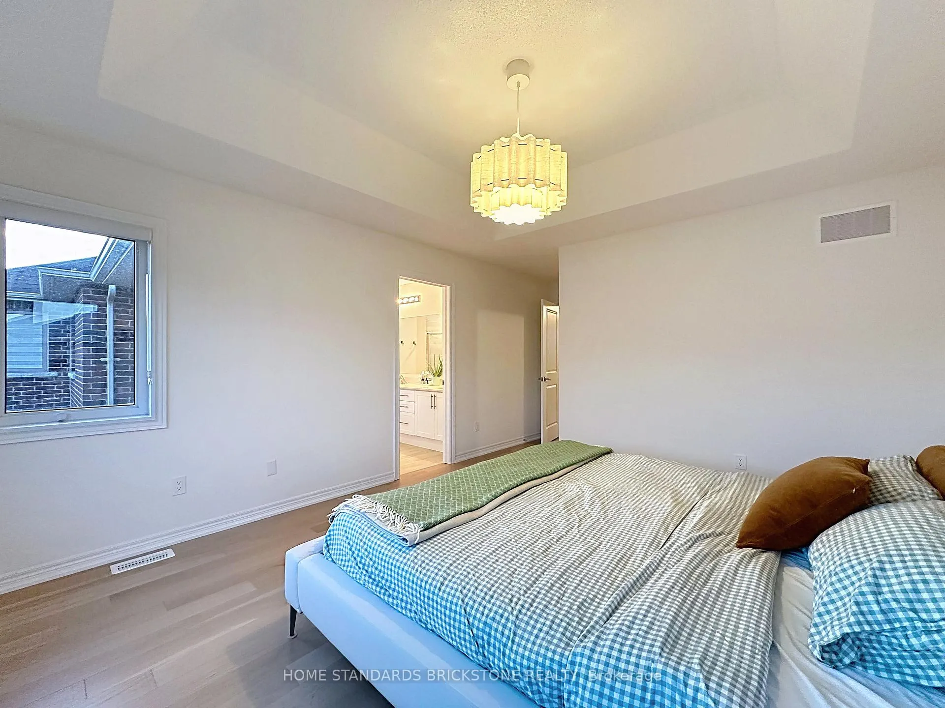Photo 12 of 1295 Davis Loop, Innisfil, Lefroy — HOMEH
