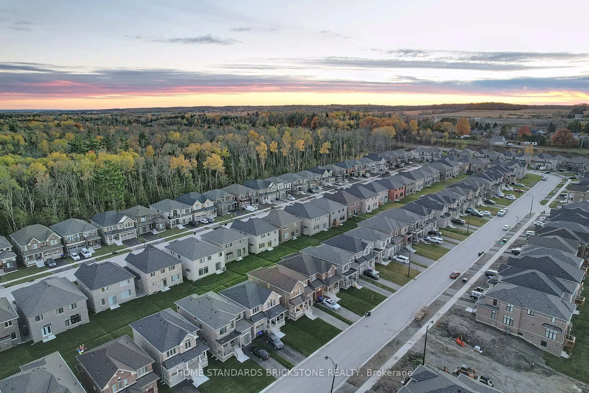 Photo 24 of 1295 Davis Loop, Innisfil, Lefroy — HOMEH