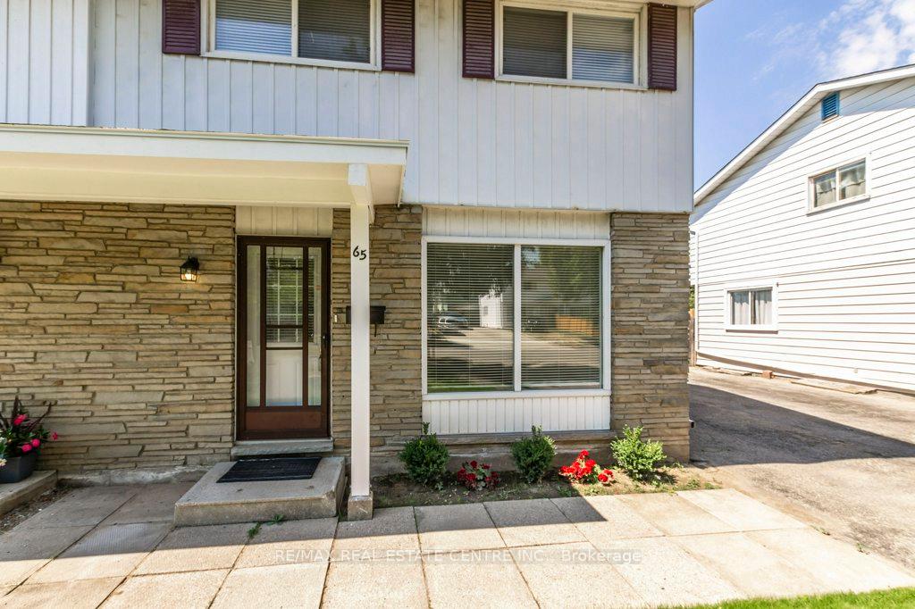 Photo 5 of 65 Balfour Crescent, Kitchener — HOMEH