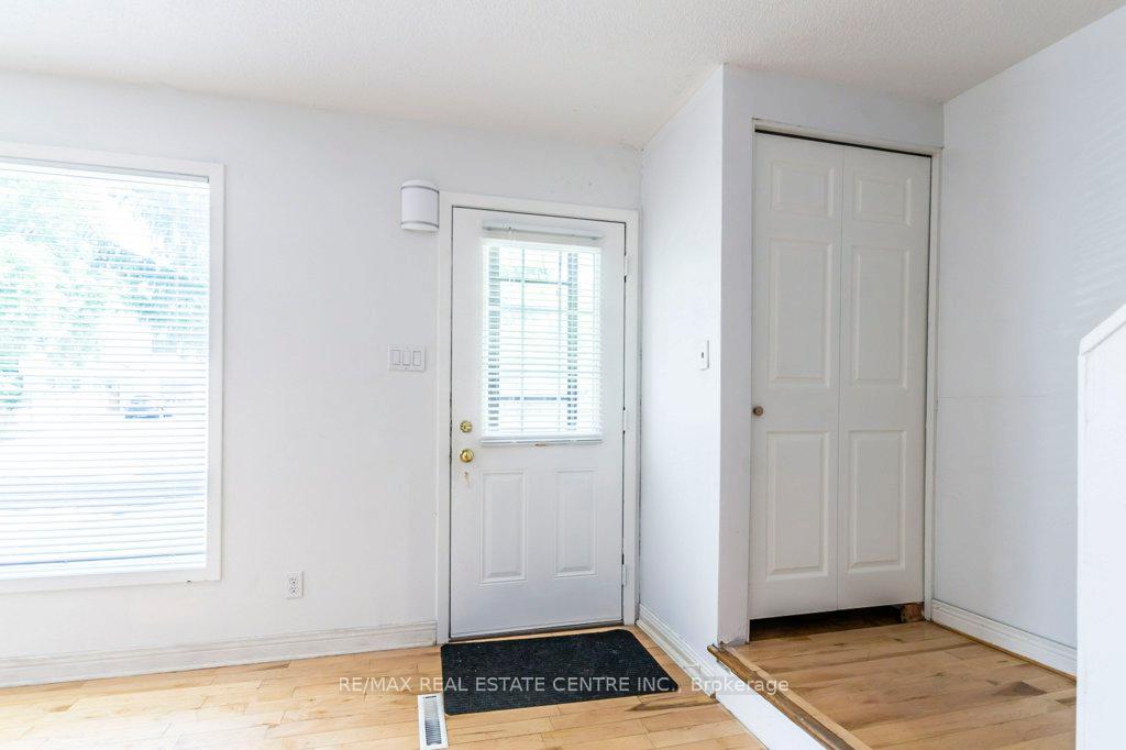 Photo 6 of 65 Balfour Crescent, Kitchener — HOMEH