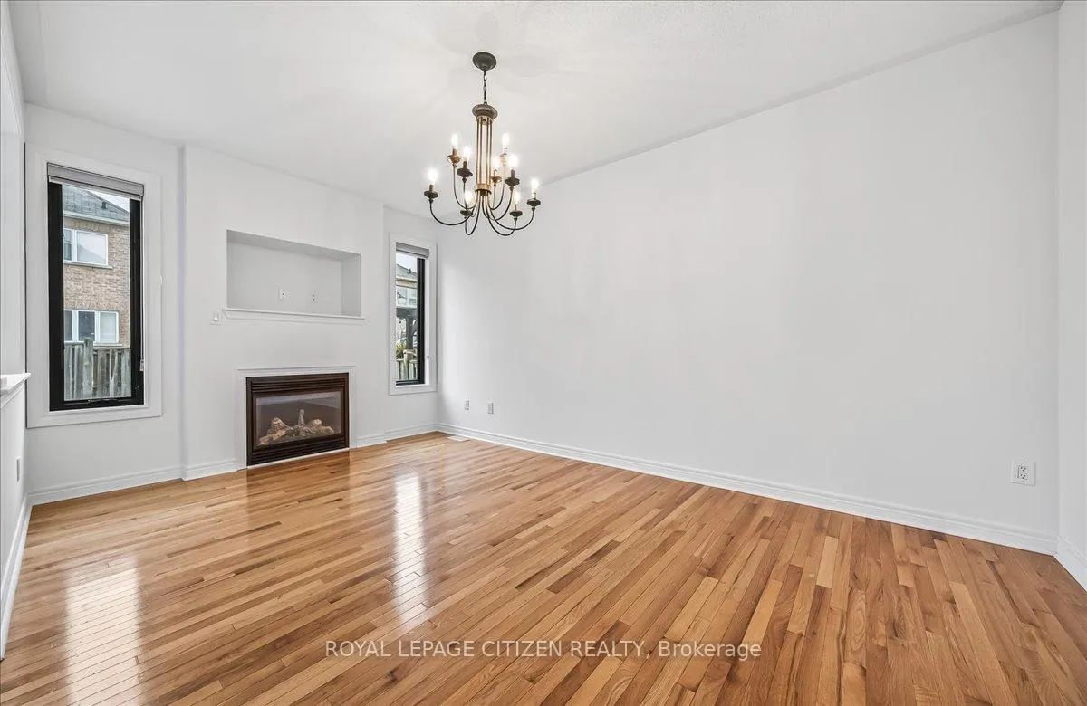 Photo 12 of 341 Williamson Road, Markham, Greensborough — HOMEH