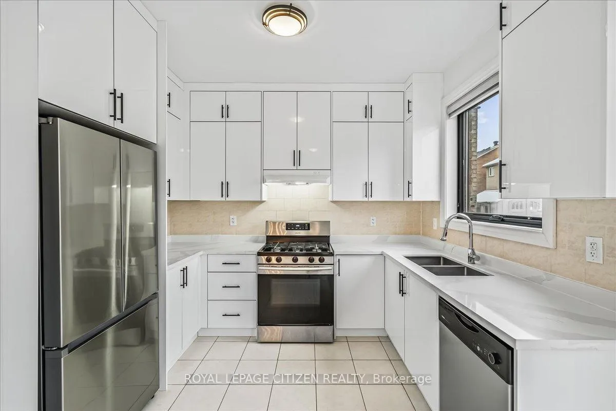 Photo 17 of 341 Williamson Road, Markham, Greensborough — HOMEH