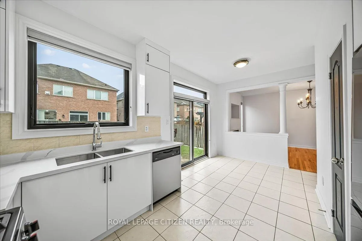 Photo 19 of 341 Williamson Road, Markham, Greensborough — HOMEH