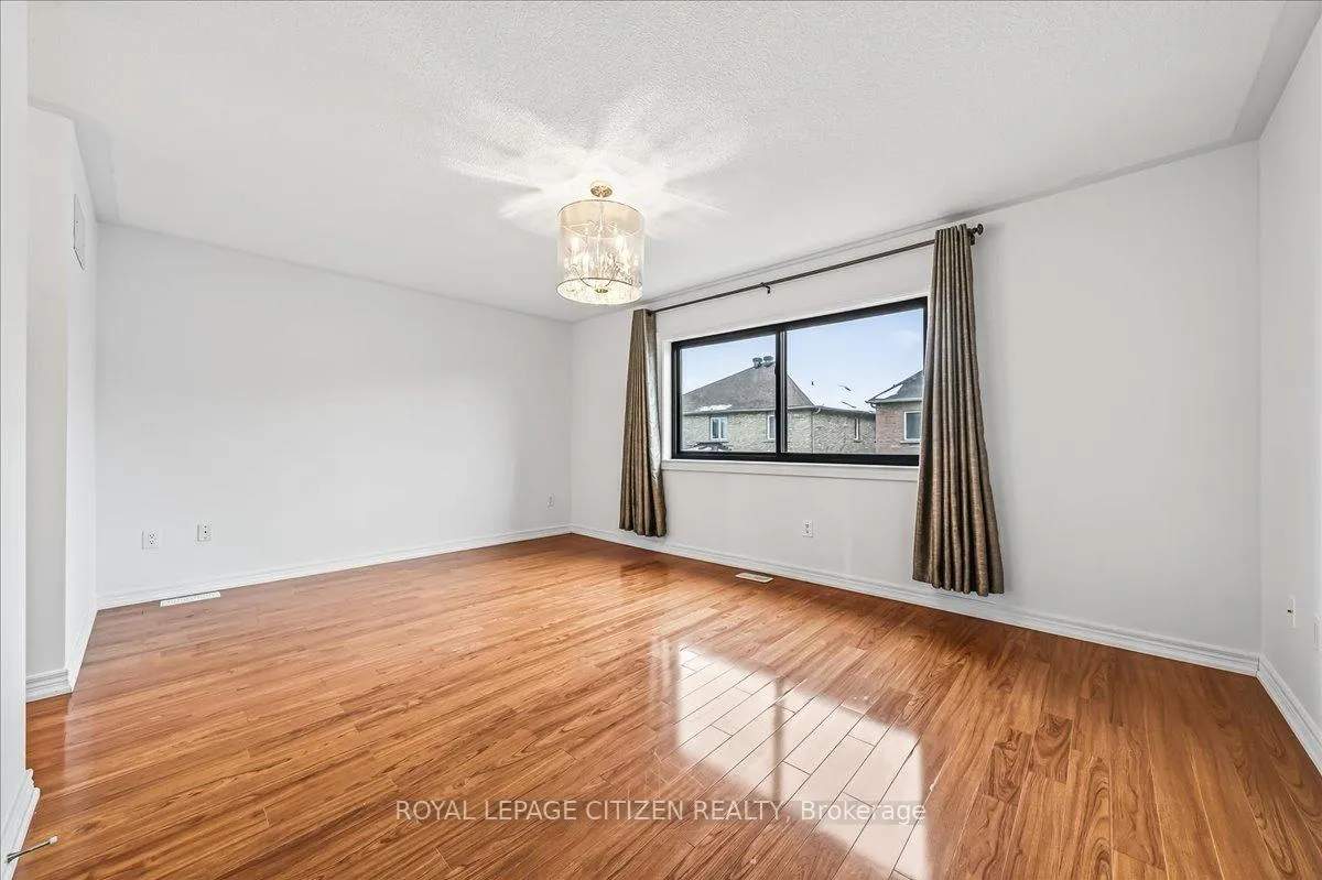 Photo 27 of 341 Williamson Road, Markham, Greensborough — HOMEH
