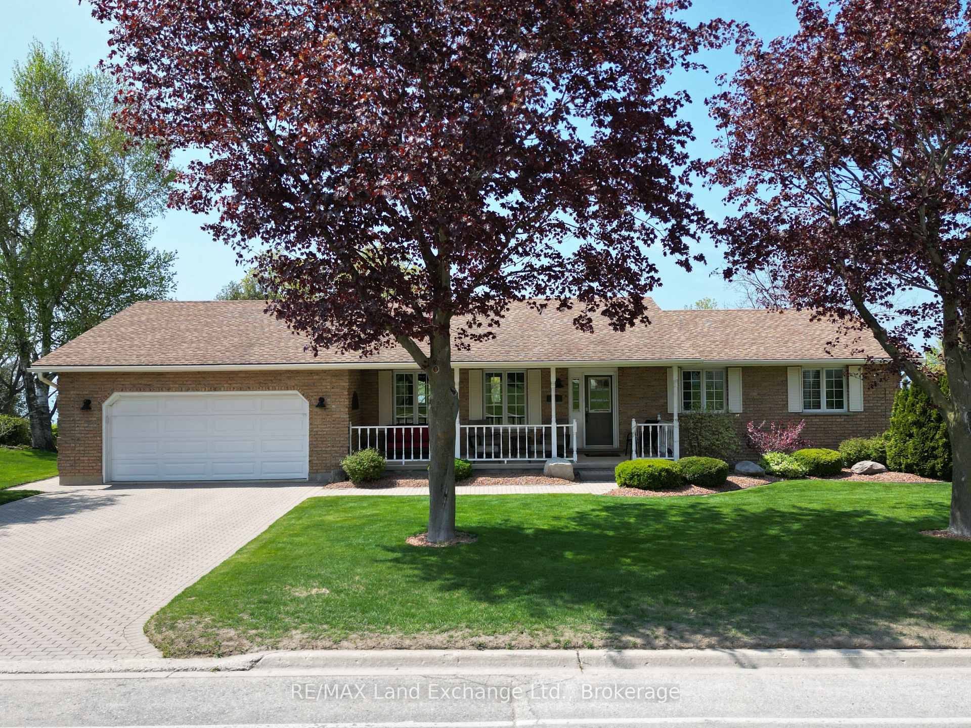 Photo 2 of 276 Penetangore Row, Kincardine — HOMEH