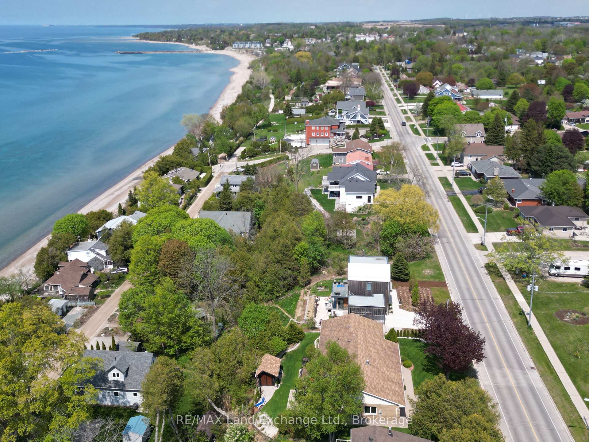 Photo 5 of 276 Penetangore Row, Kincardine — HOMEH