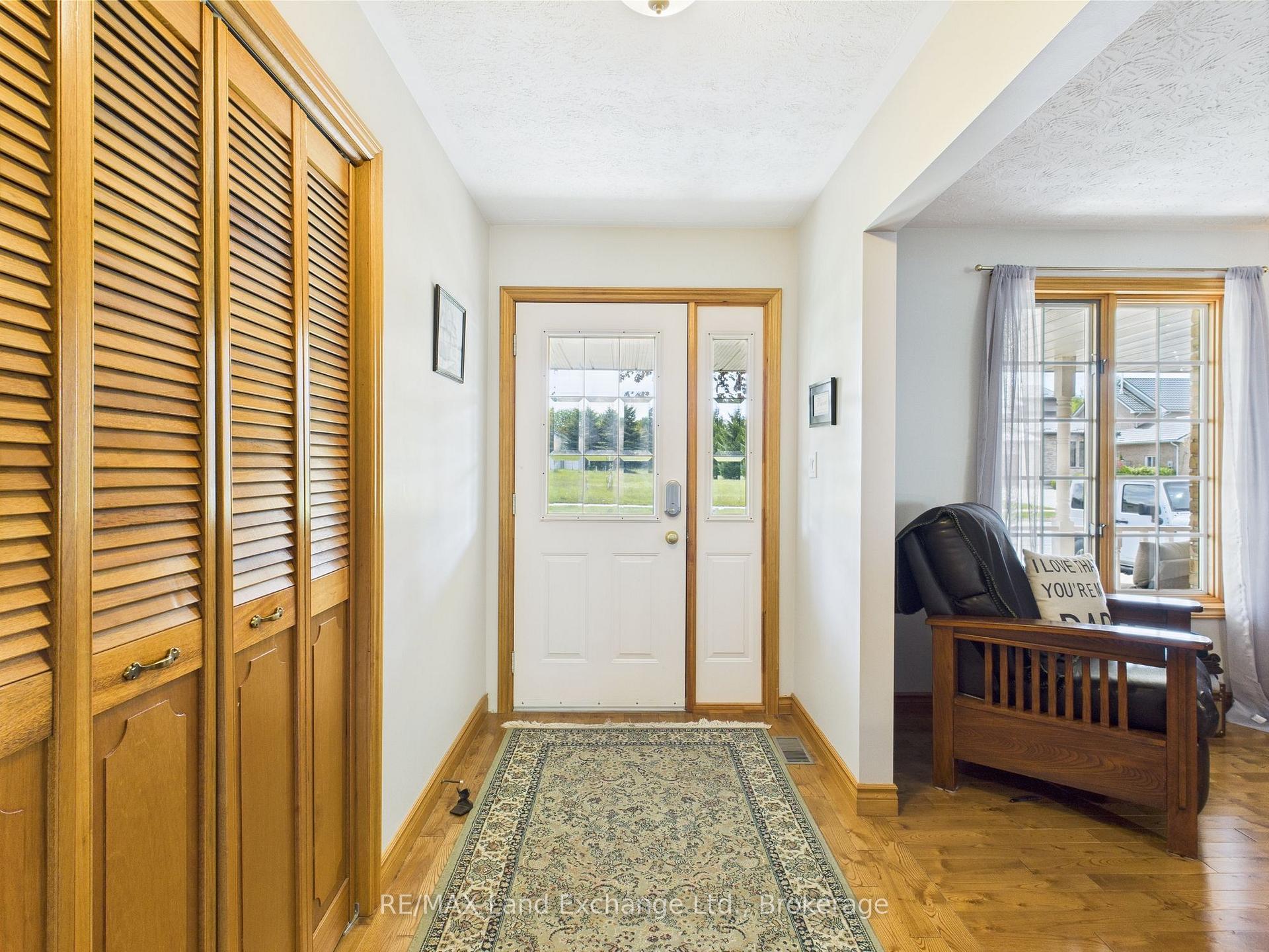 Photo 7 of 276 Penetangore Row, Kincardine — HOMEH