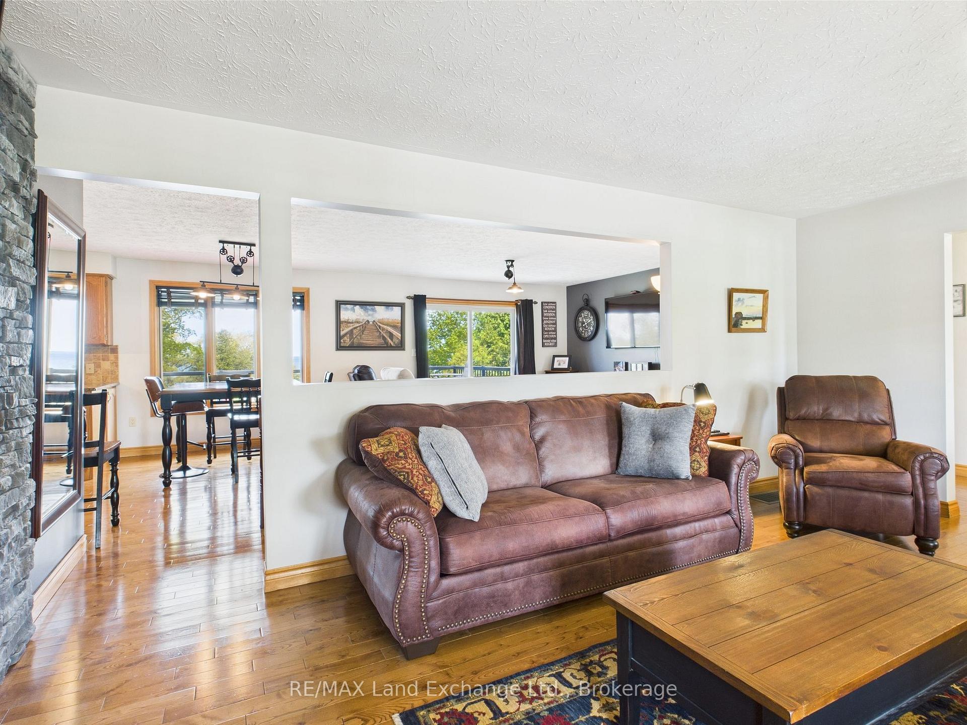 Photo 10 of 276 Penetangore Row, Kincardine — HOMEH