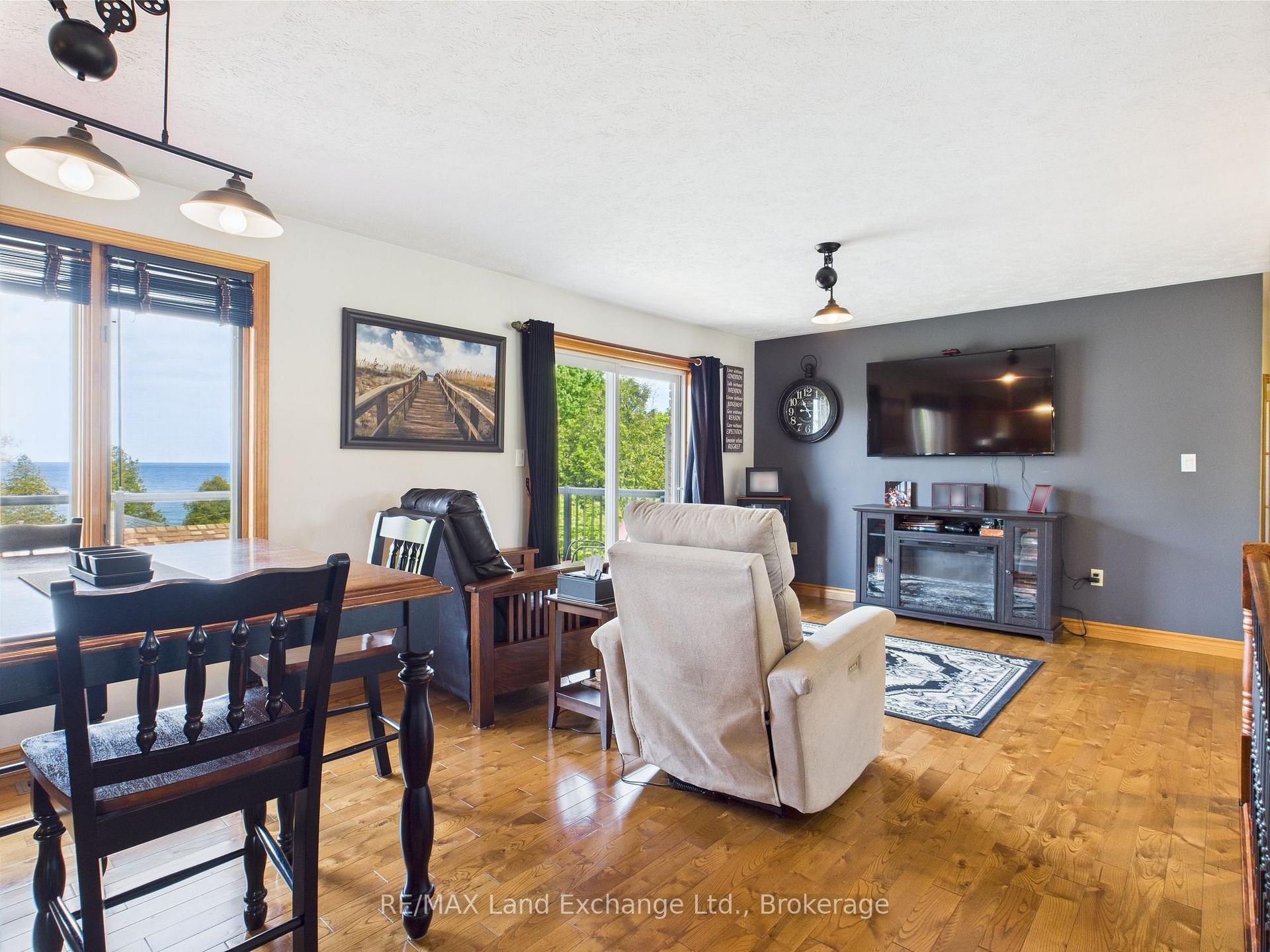 Photo 11 of 276 Penetangore Row, Kincardine — HOMEH