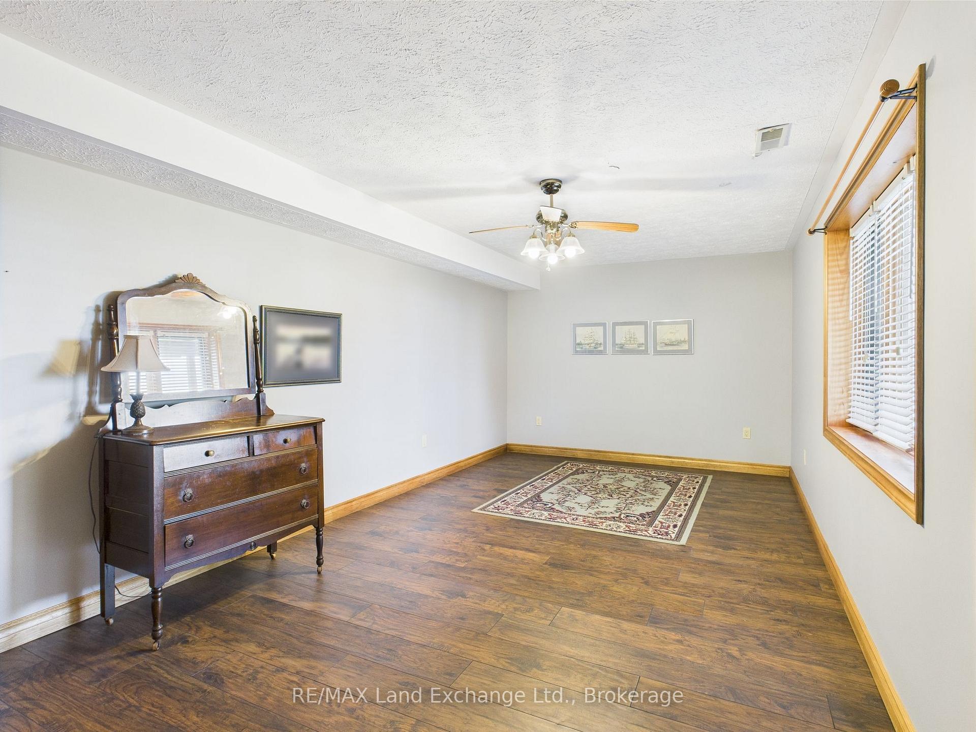 Photo 32 of 276 Penetangore Row, Kincardine — HOMEH