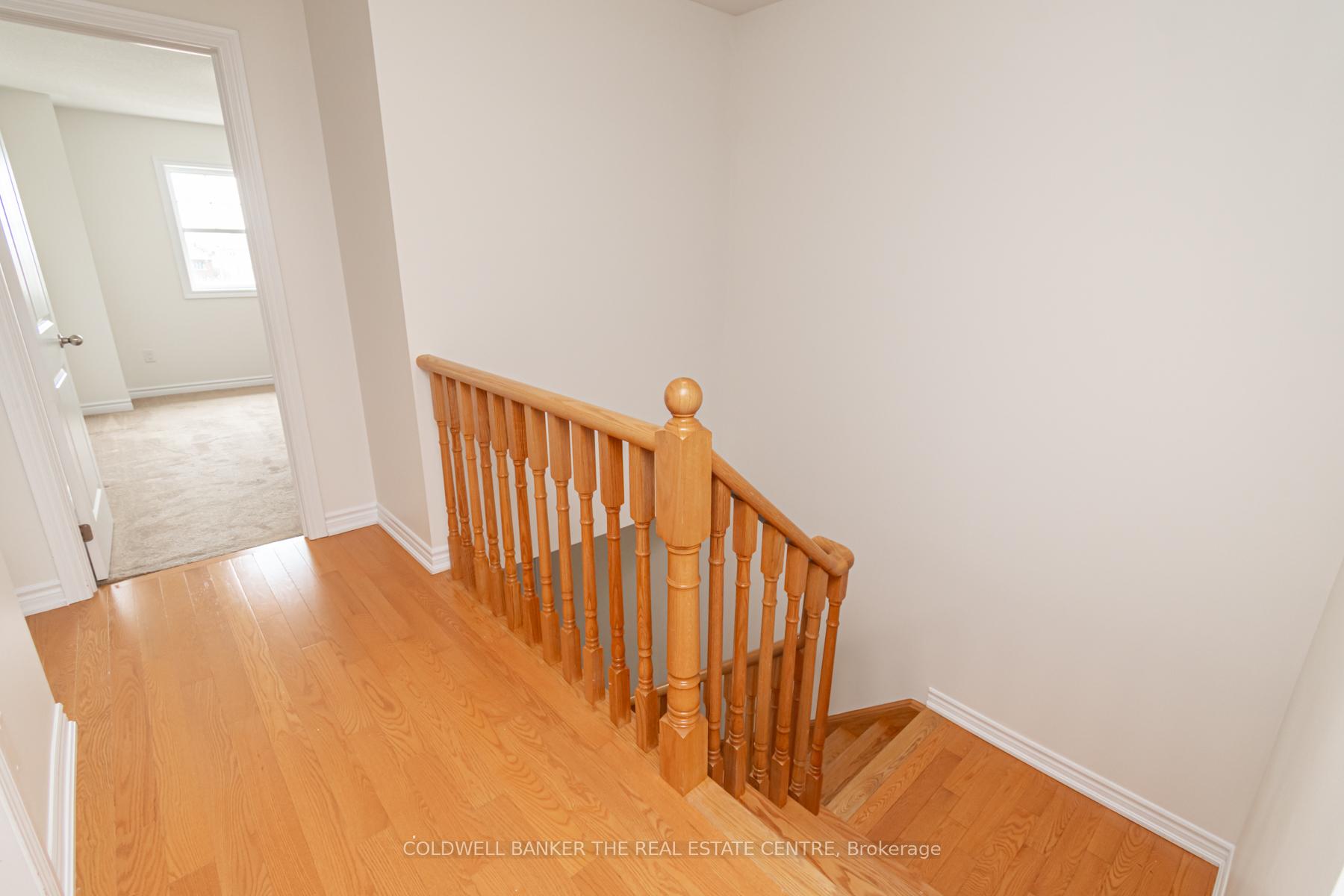 Photo 10 of 1542 Marling Street, Innisfil, Lefroy — HOMEH