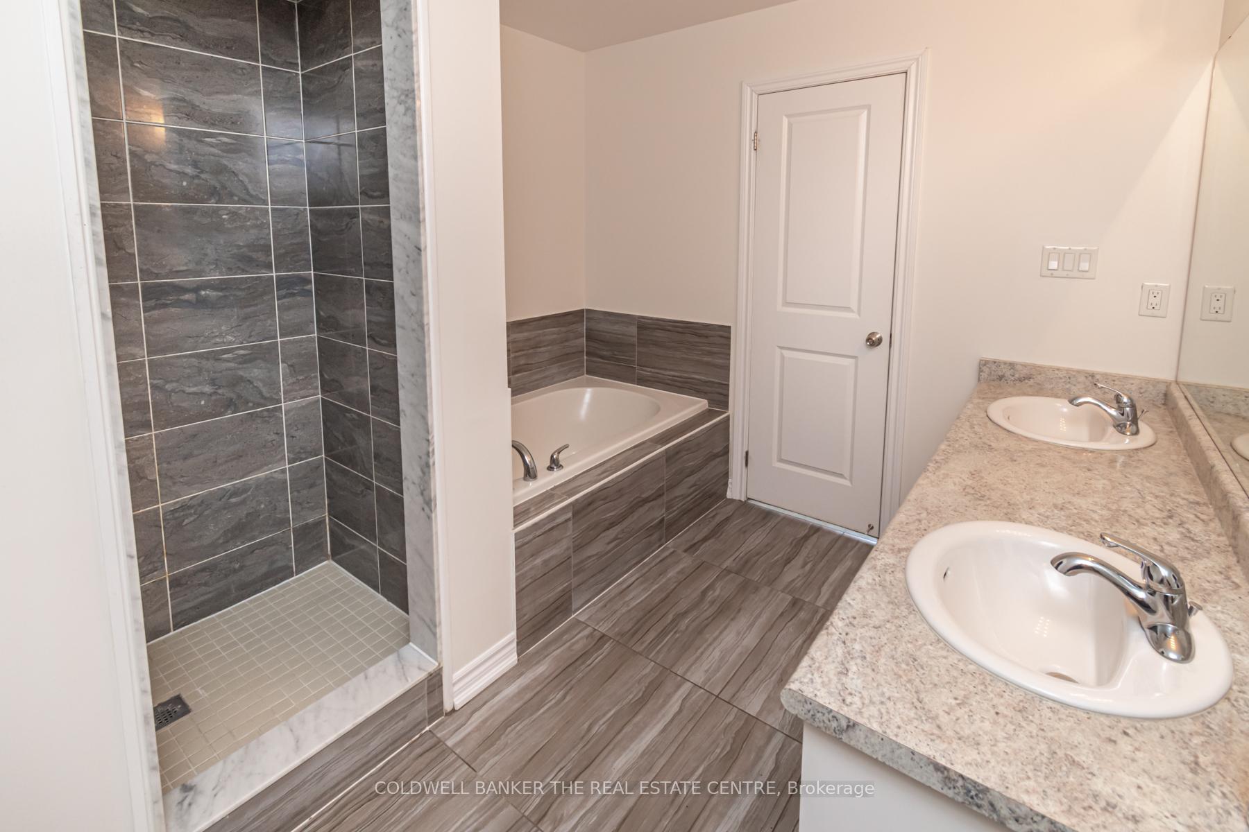 Photo 13 of 1542 Marling Street, Innisfil, Lefroy — HOMEH