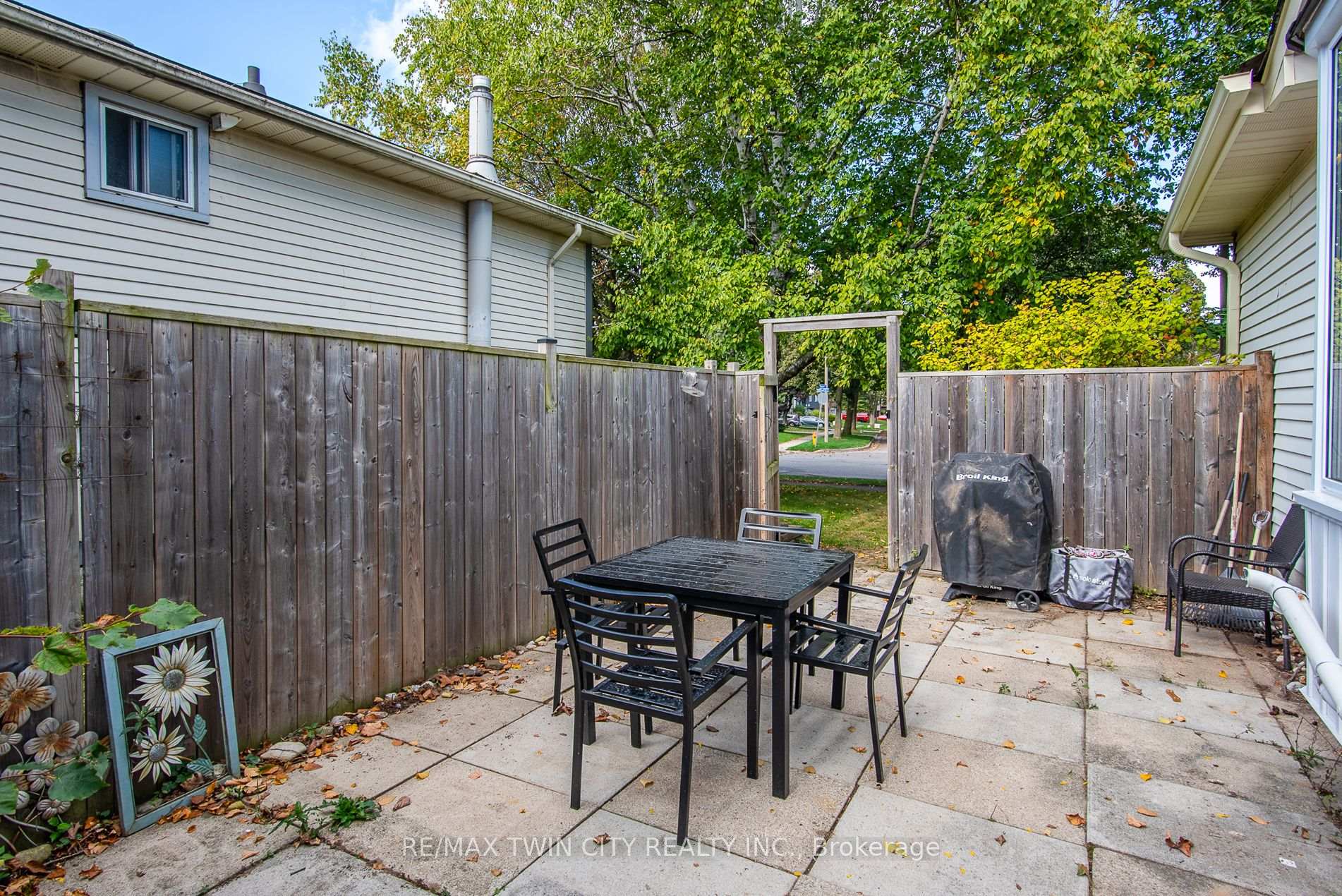 Photo 7 of 19 Keewatin Avenue, Kitchener — HOMEH