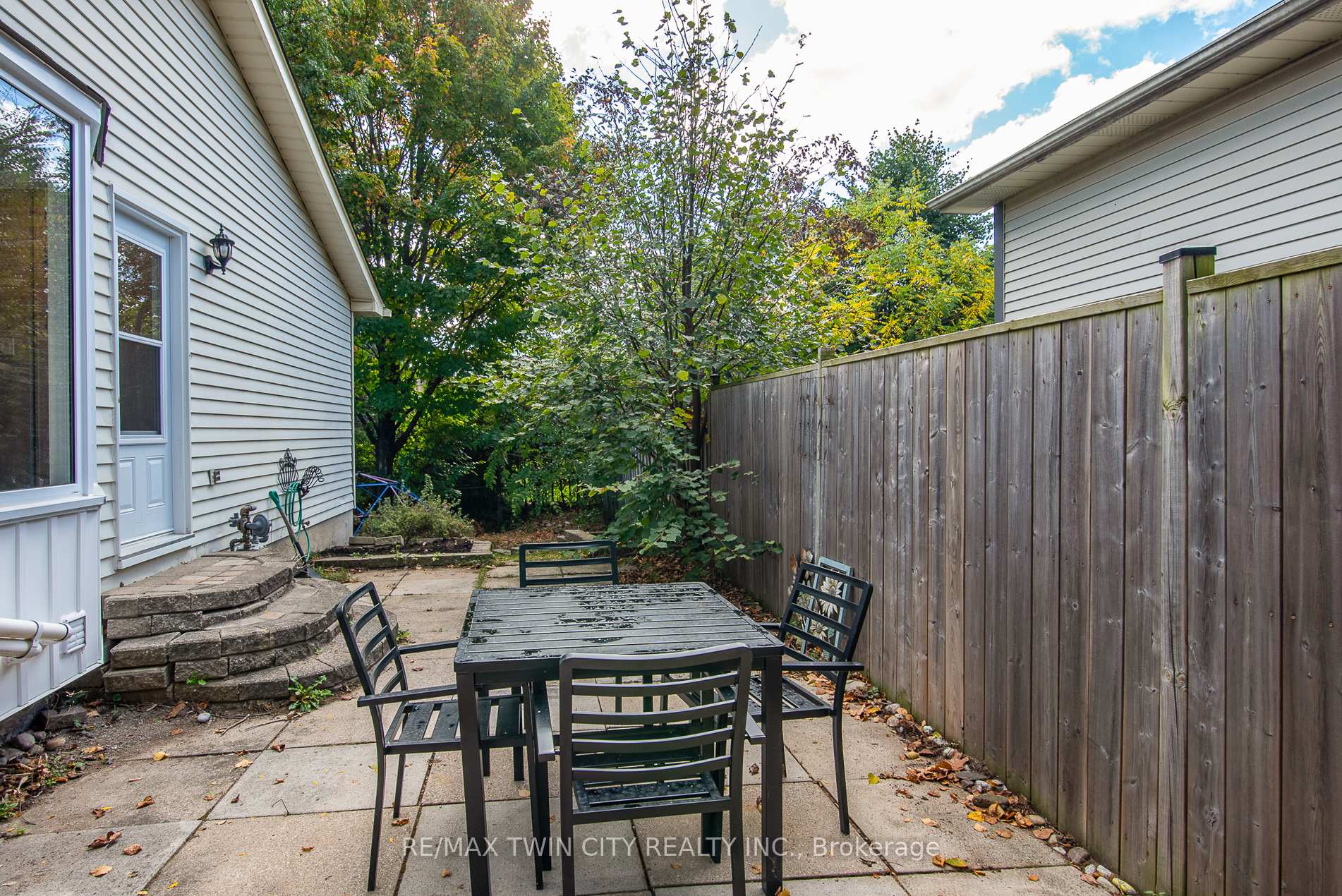 Photo 8 of 19 Keewatin Avenue, Kitchener — HOMEH