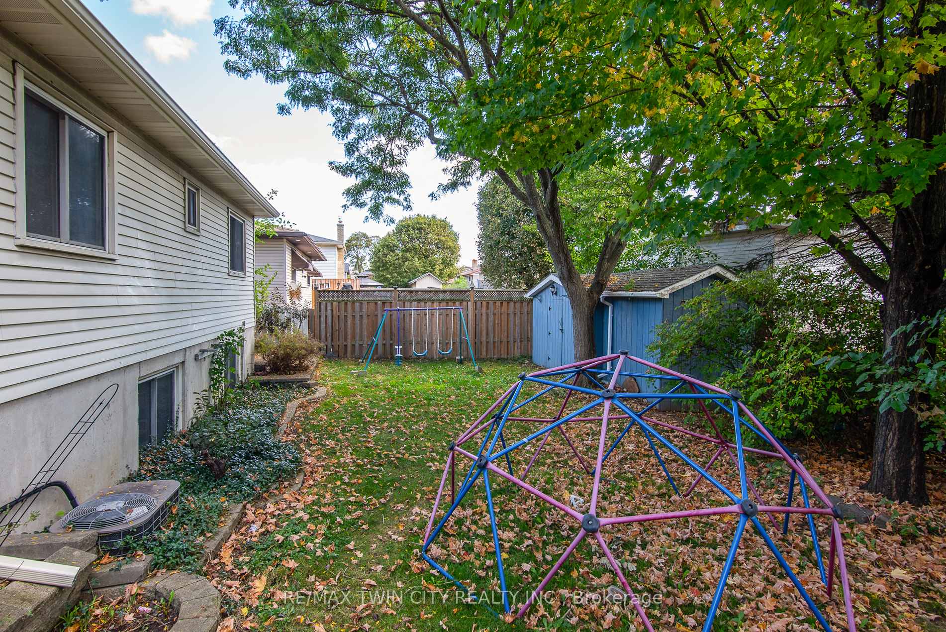 Photo 10 of 19 Keewatin Avenue, Kitchener — HOMEH