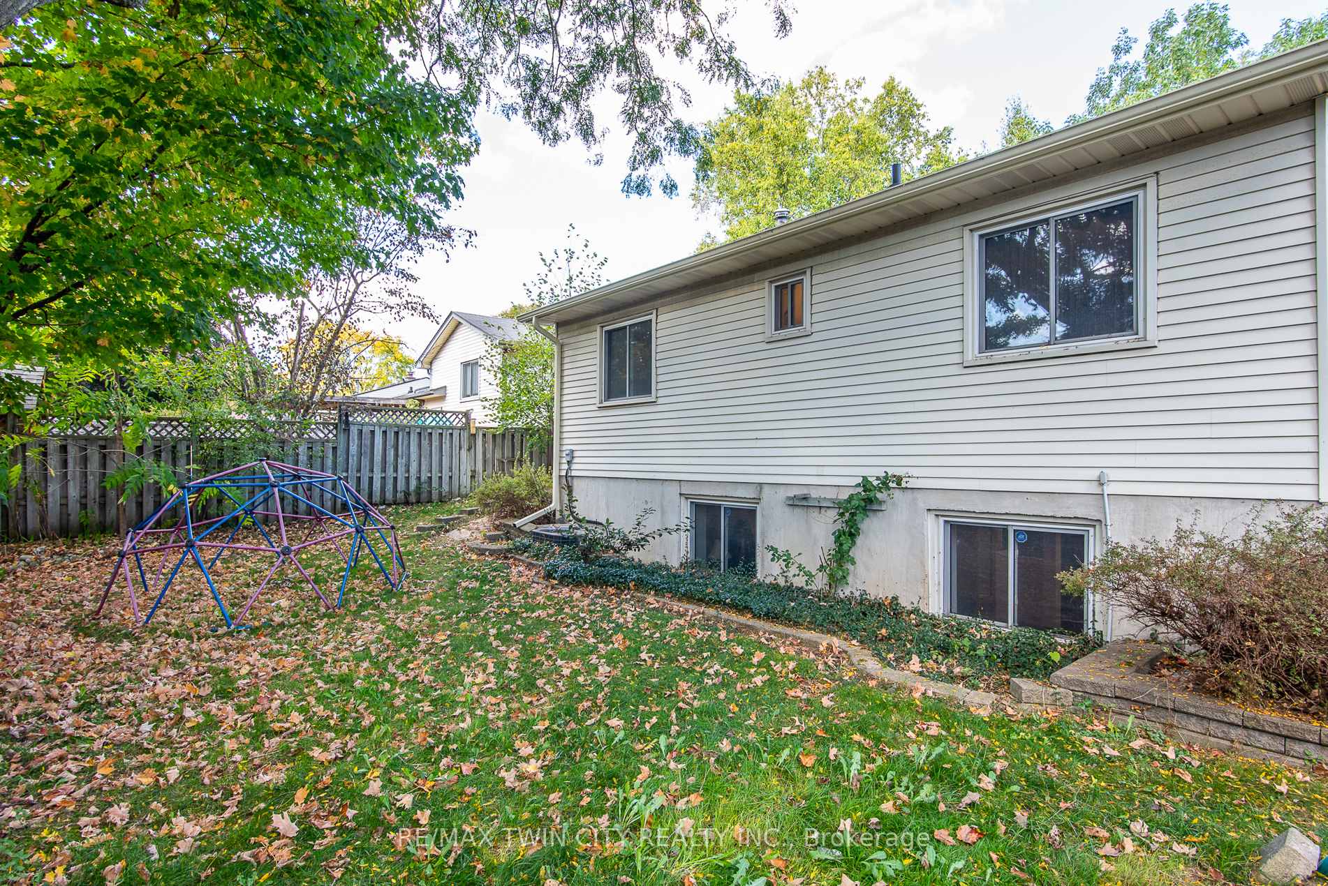 Photo 13 of 19 Keewatin Avenue, Kitchener — HOMEH