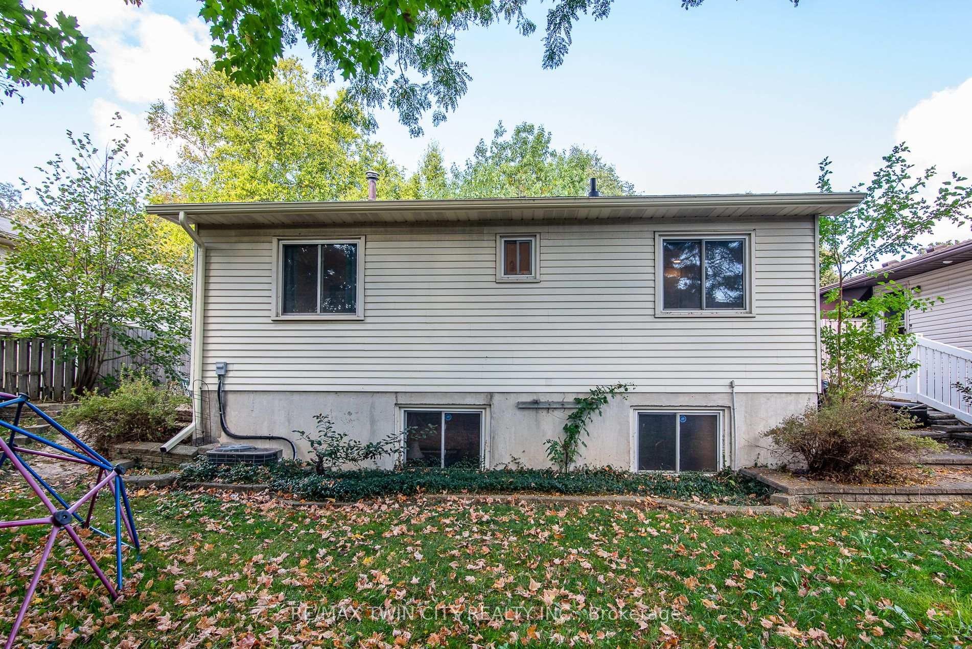 Photo 16 of 19 Keewatin Avenue, Kitchener — HOMEH