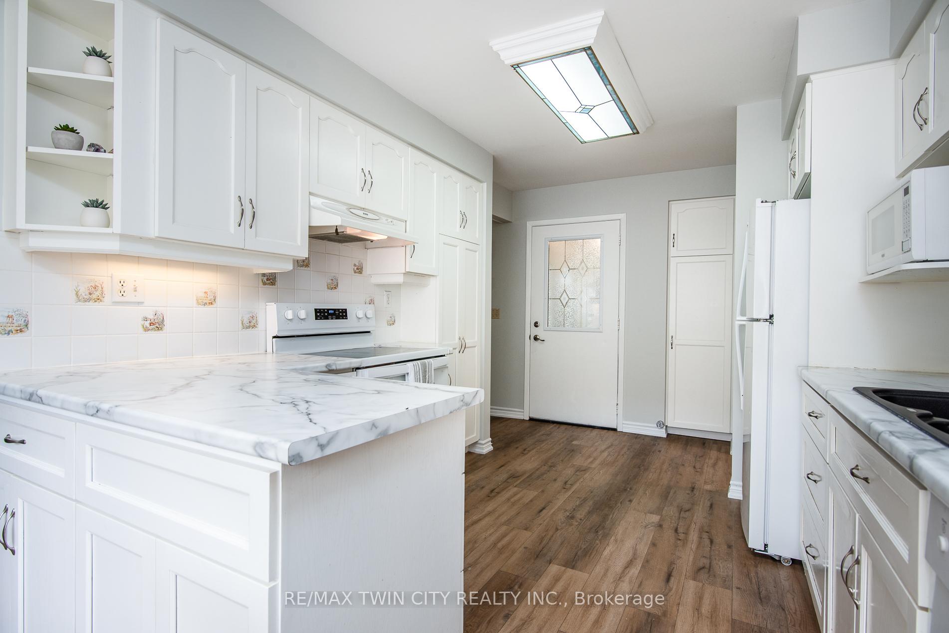 Photo 25 of 19 Keewatin Avenue, Kitchener — HOMEH