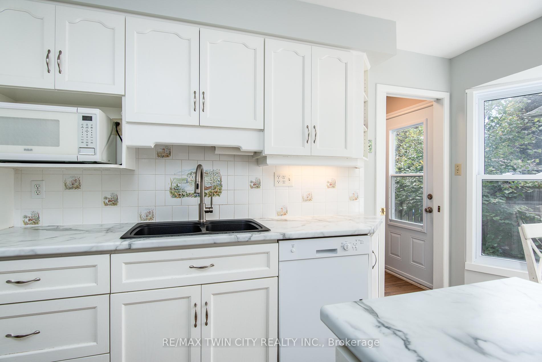 Photo 27 of 19 Keewatin Avenue, Kitchener — HOMEH