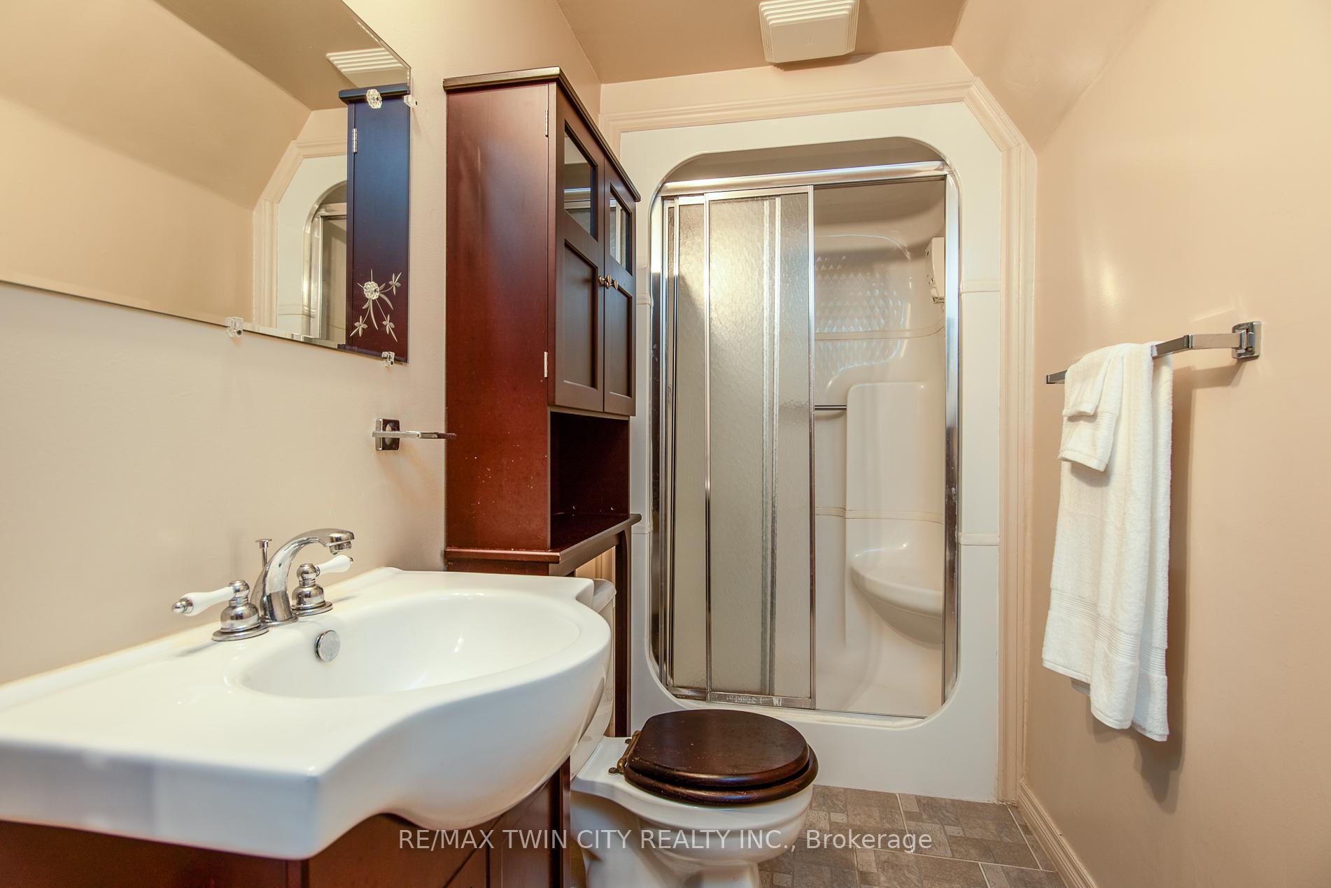Photo 48 of 19 Keewatin Avenue, Kitchener — HOMEH