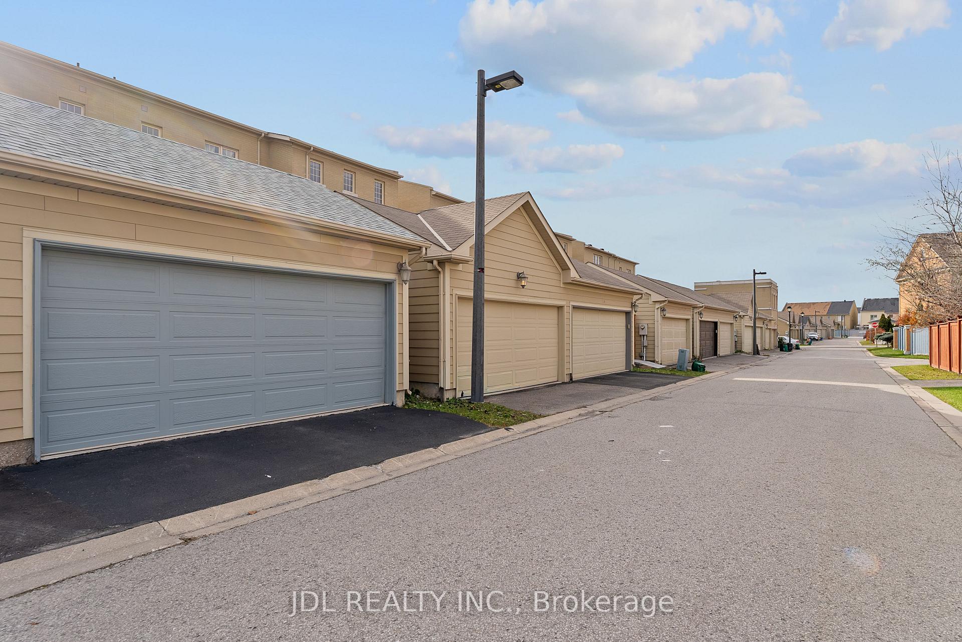 Photo 13 of 116 Betty Roman Boulevard, Markham, Cathedraltown — HOMEH