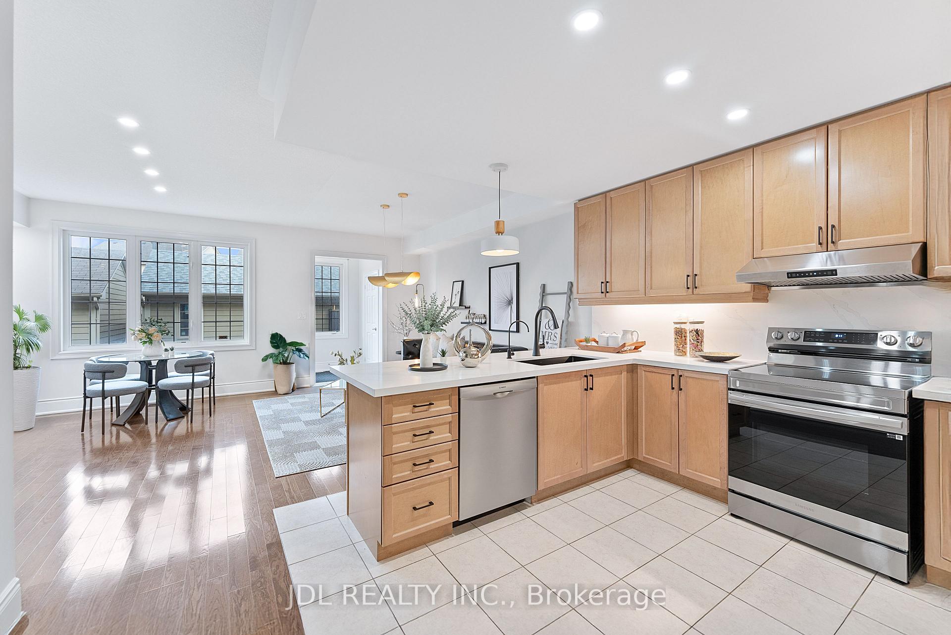 Photo 14 of 116 Betty Roman Boulevard, Markham, Cathedraltown — HOMEH