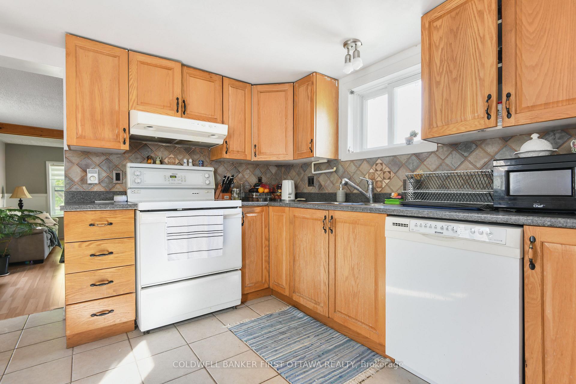 Photo 11 of 921 Centre Street, McNab/Braeside, Mcnab/Braeside Twps — HOMEH