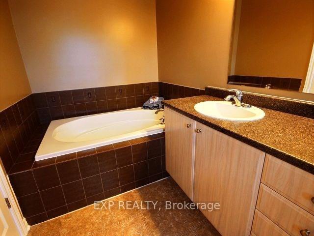 Photo 13 of 249 Hunterbrook Street N, Ottawa, Kanata - Morgan's Grant/South March — HOMEH