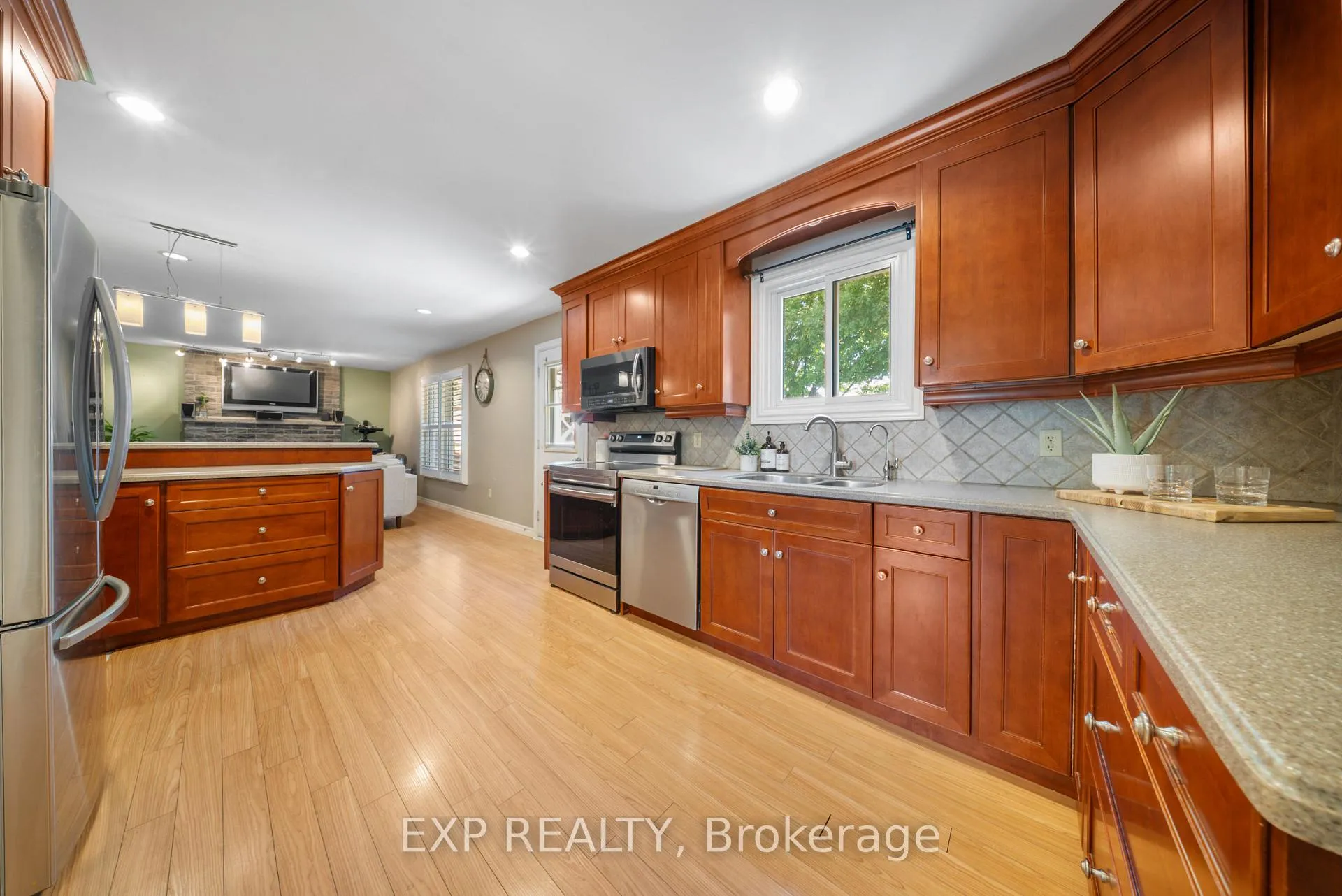 Photo 12 of 54 Pathfinder Crescent, Kitchener — HOMEH
