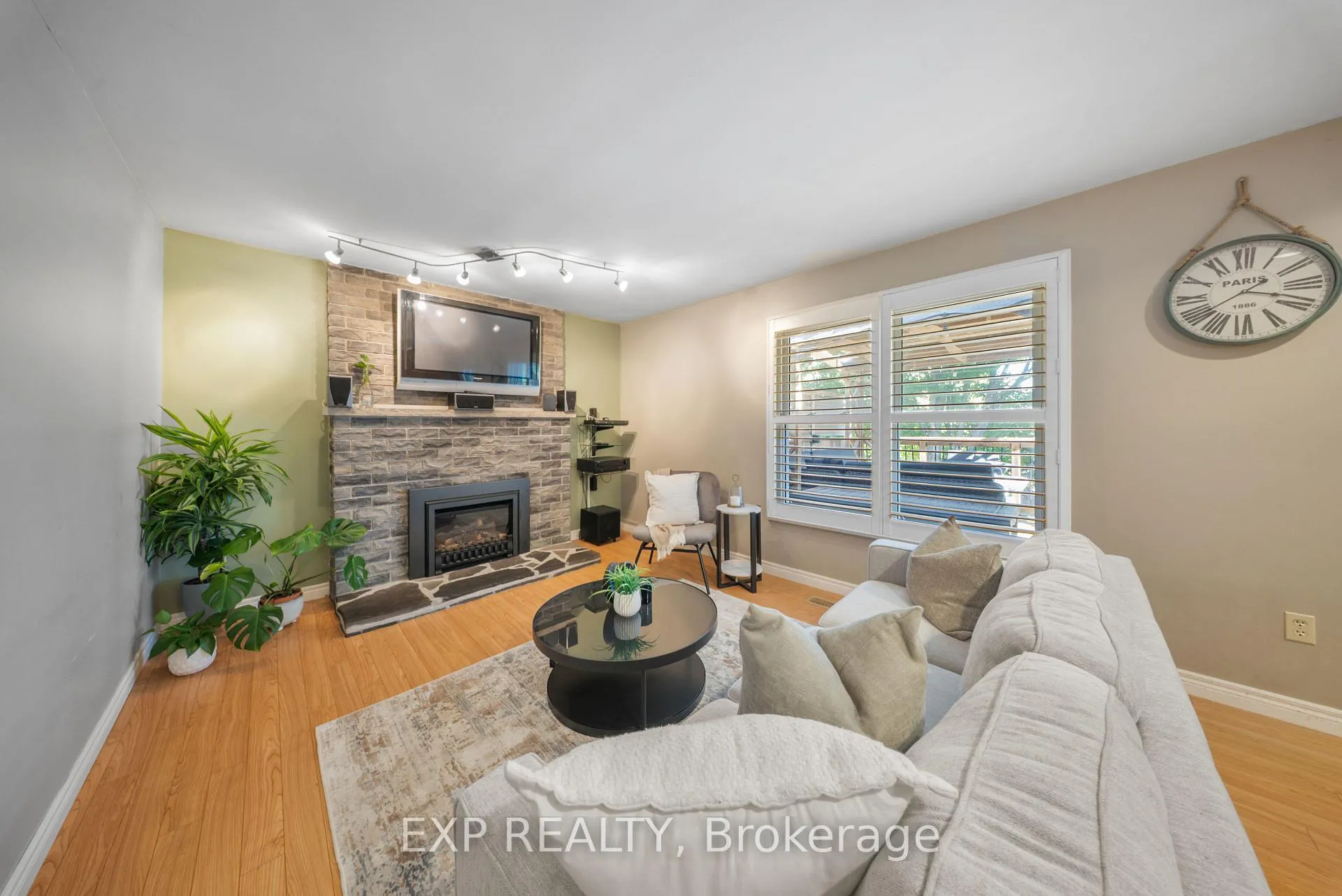 Photo 18 of 54 Pathfinder Crescent, Kitchener — HOMEH