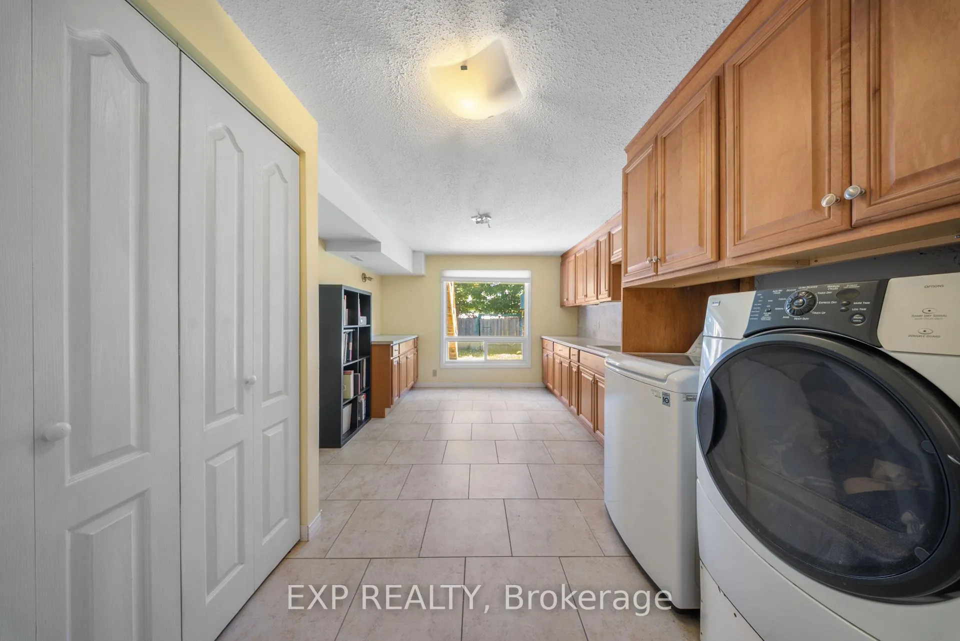 Photo 26 of 54 Pathfinder Crescent, Kitchener — HOMEH