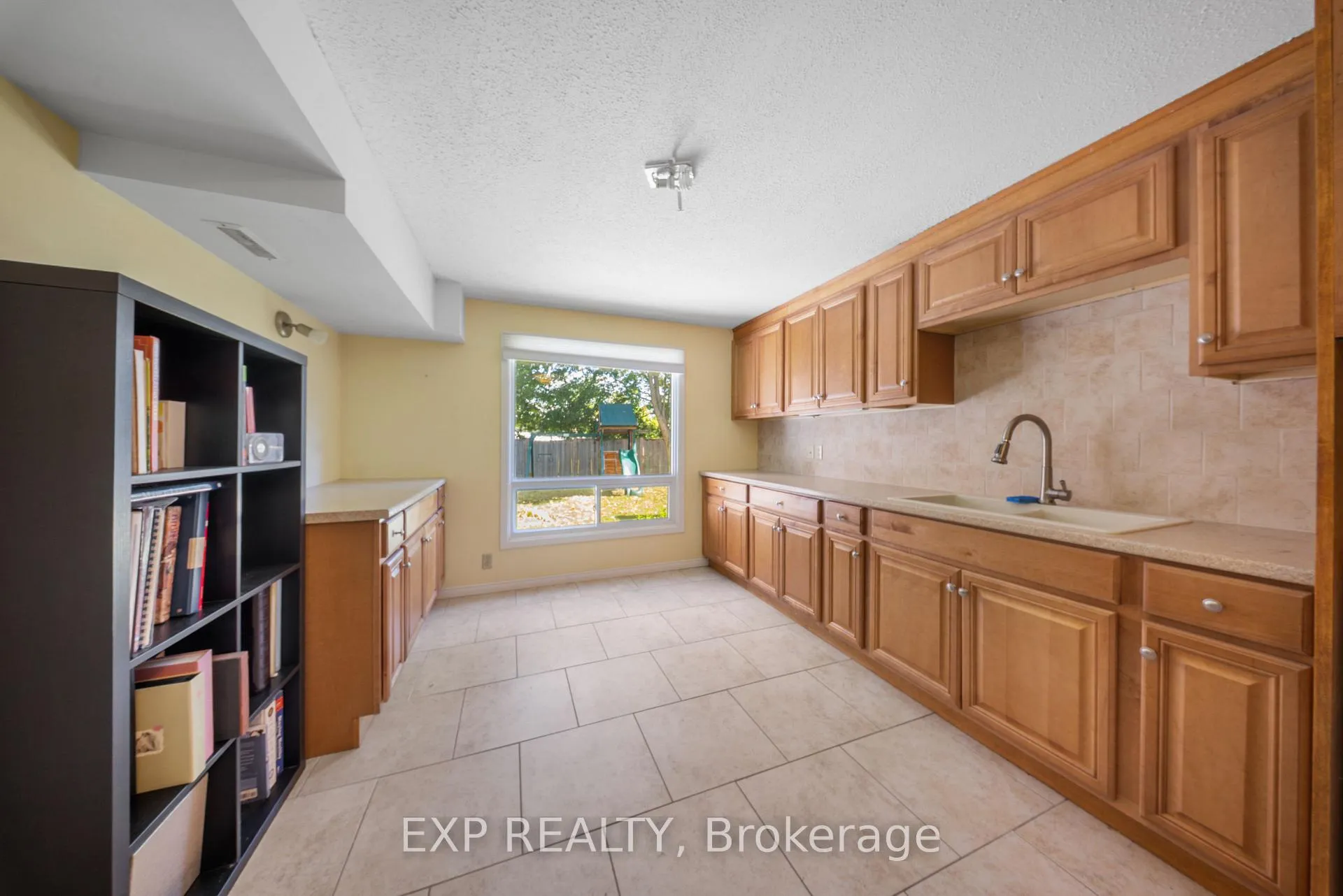 Photo 27 of 54 Pathfinder Crescent, Kitchener — HOMEH