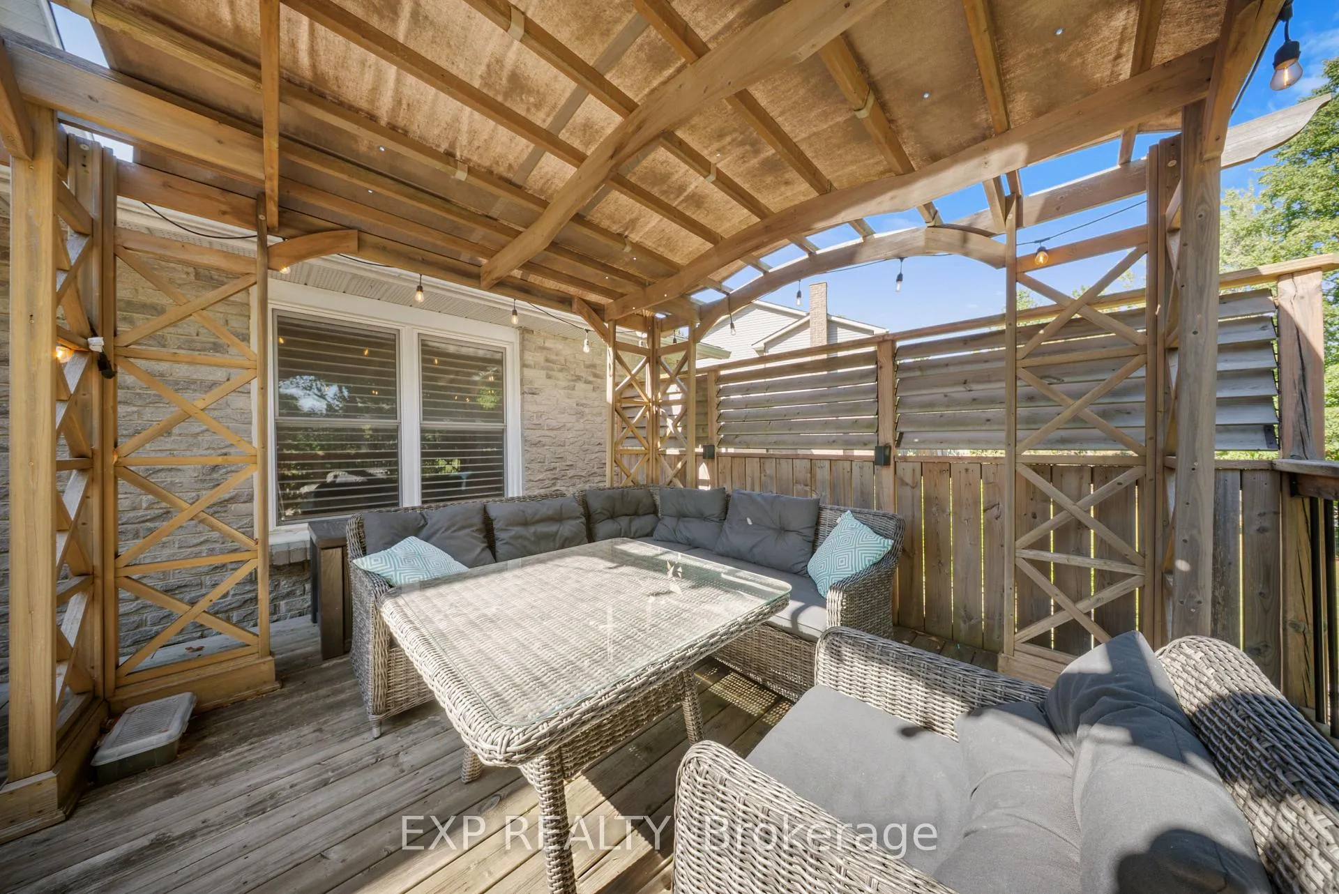 Photo 37 of 54 Pathfinder Crescent, Kitchener — HOMEH
