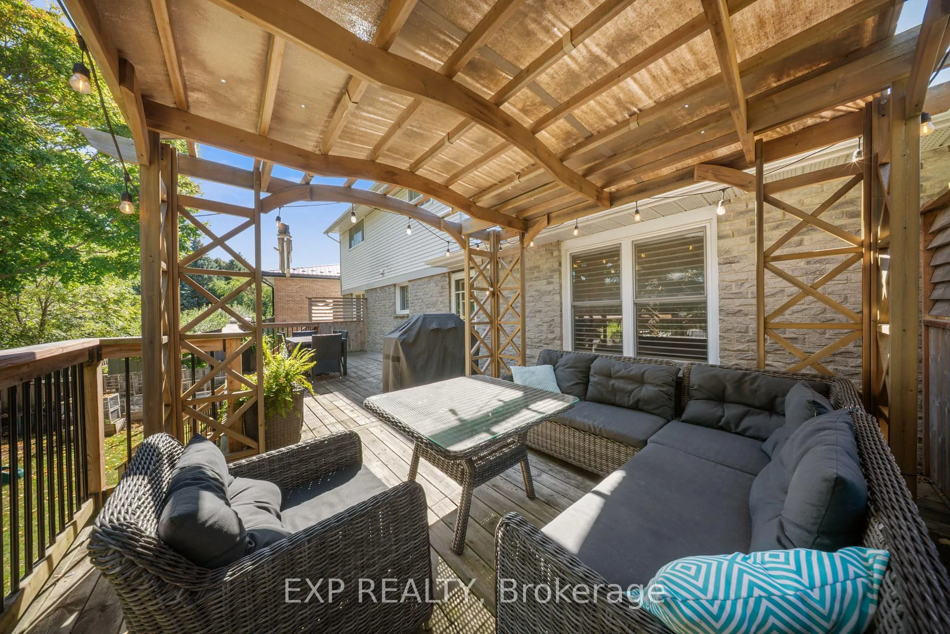Photo 38 of 54 Pathfinder Crescent, Kitchener — HOMEH