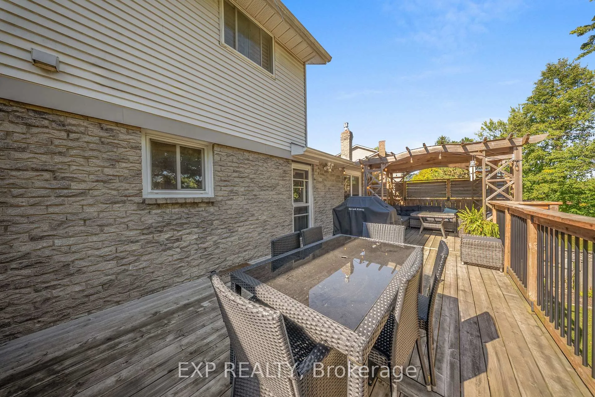 Photo 40 of 54 Pathfinder Crescent, Kitchener — HOMEH