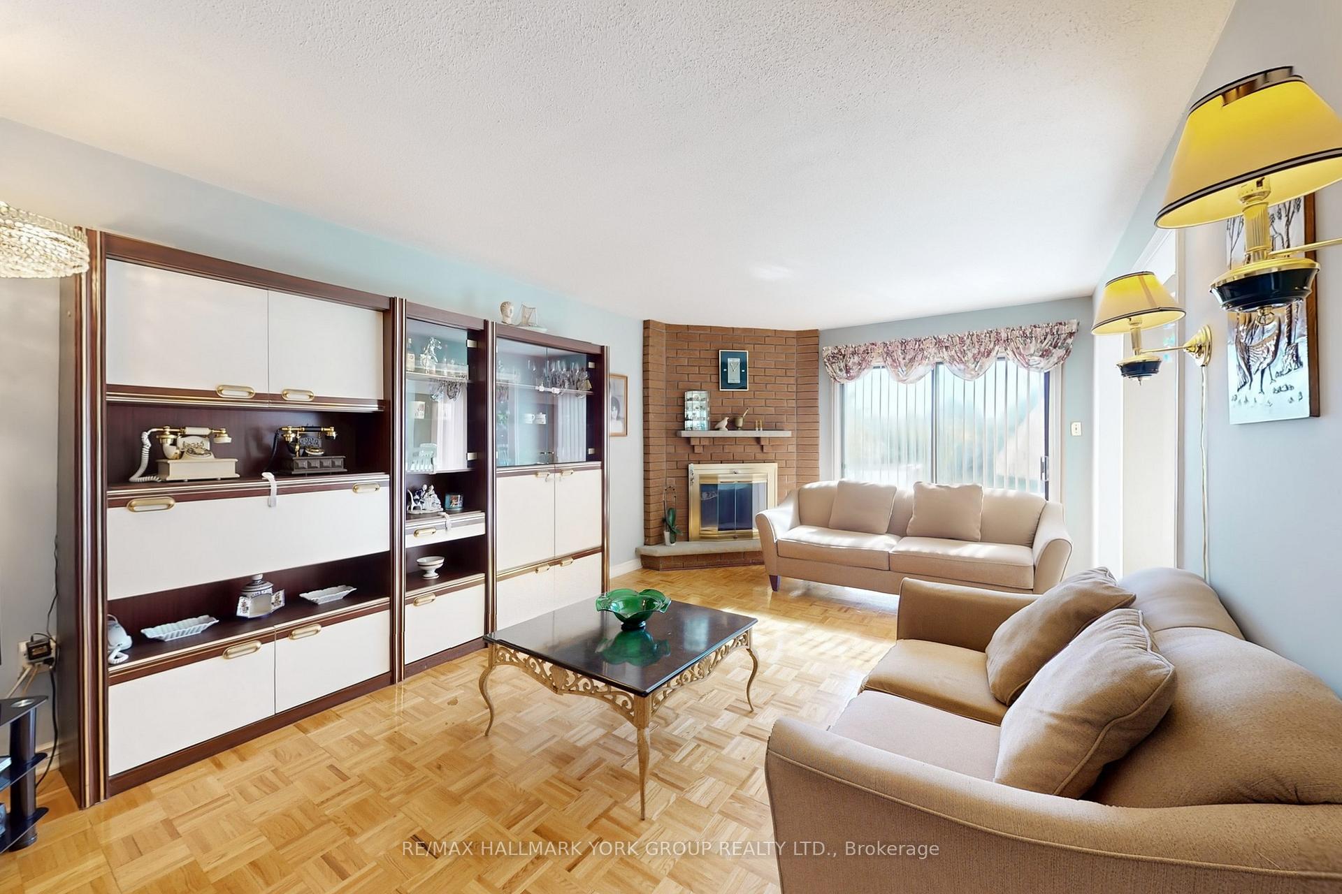 Photo 10 of 46 Finchley Circle, Markham, Milliken Mills East — HOMEH
