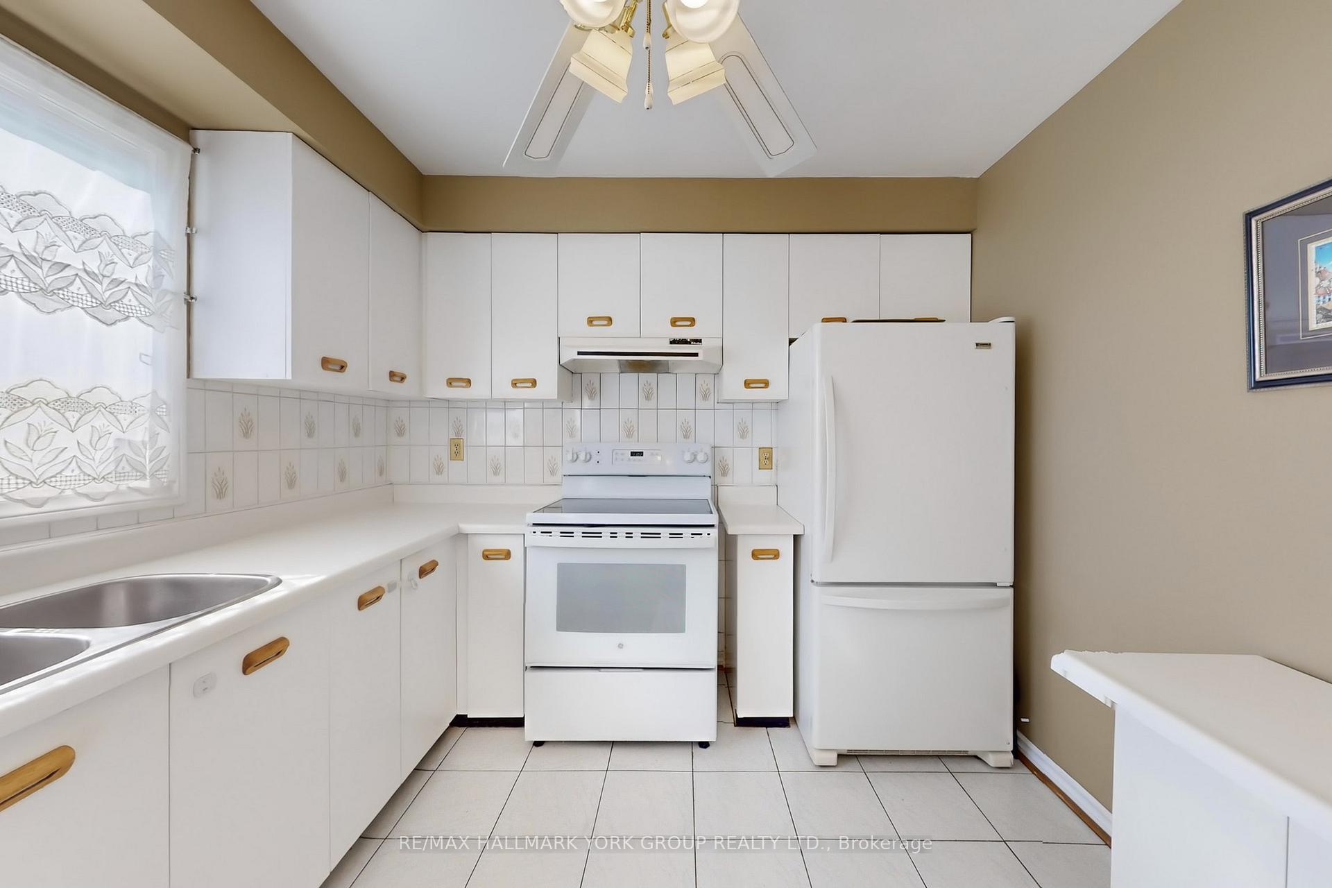 Photo 15 of 46 Finchley Circle, Markham, Milliken Mills East — HOMEH