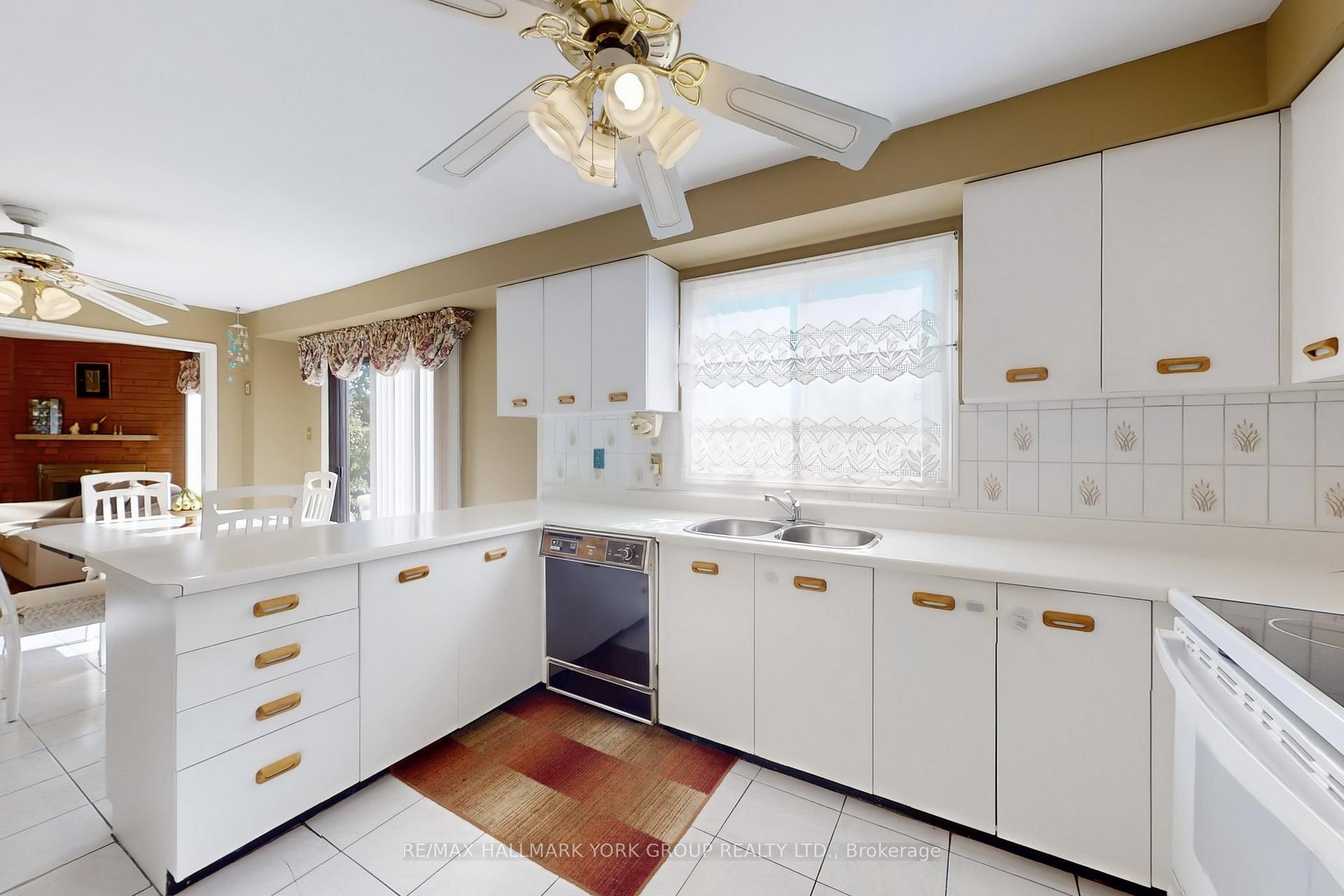 Photo 18 of 46 Finchley Circle, Markham, Milliken Mills East — HOMEH